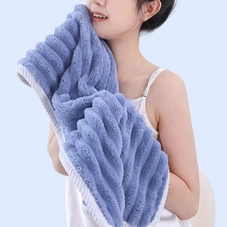Thickened lint-free and highly absorbent towel