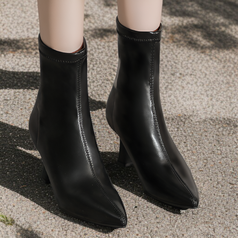 女性用スティレットショートブーツ2025年秋冬新作ポインテッドブーツ気質シンプル無地ブーツ後ろジッパーミドルカーフブーツ疲  れないブーツ