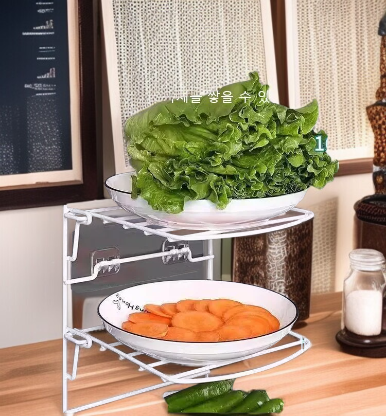 공간 절약형 벽걸이 선반 디자인