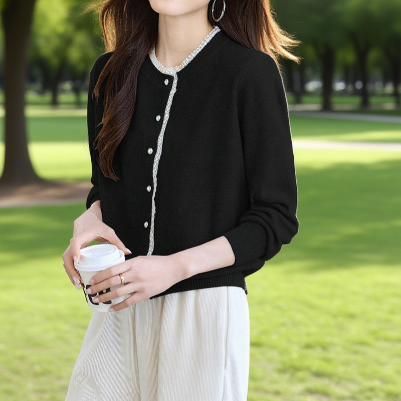 오피스룩에 어울리는 그레이 니트 가디건