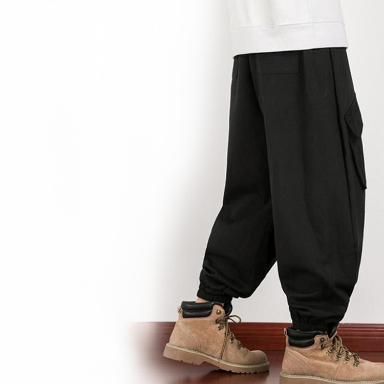 マーチンブーツとの相性抜群男性用ミリタリーグリーン機能性ワークパンツ