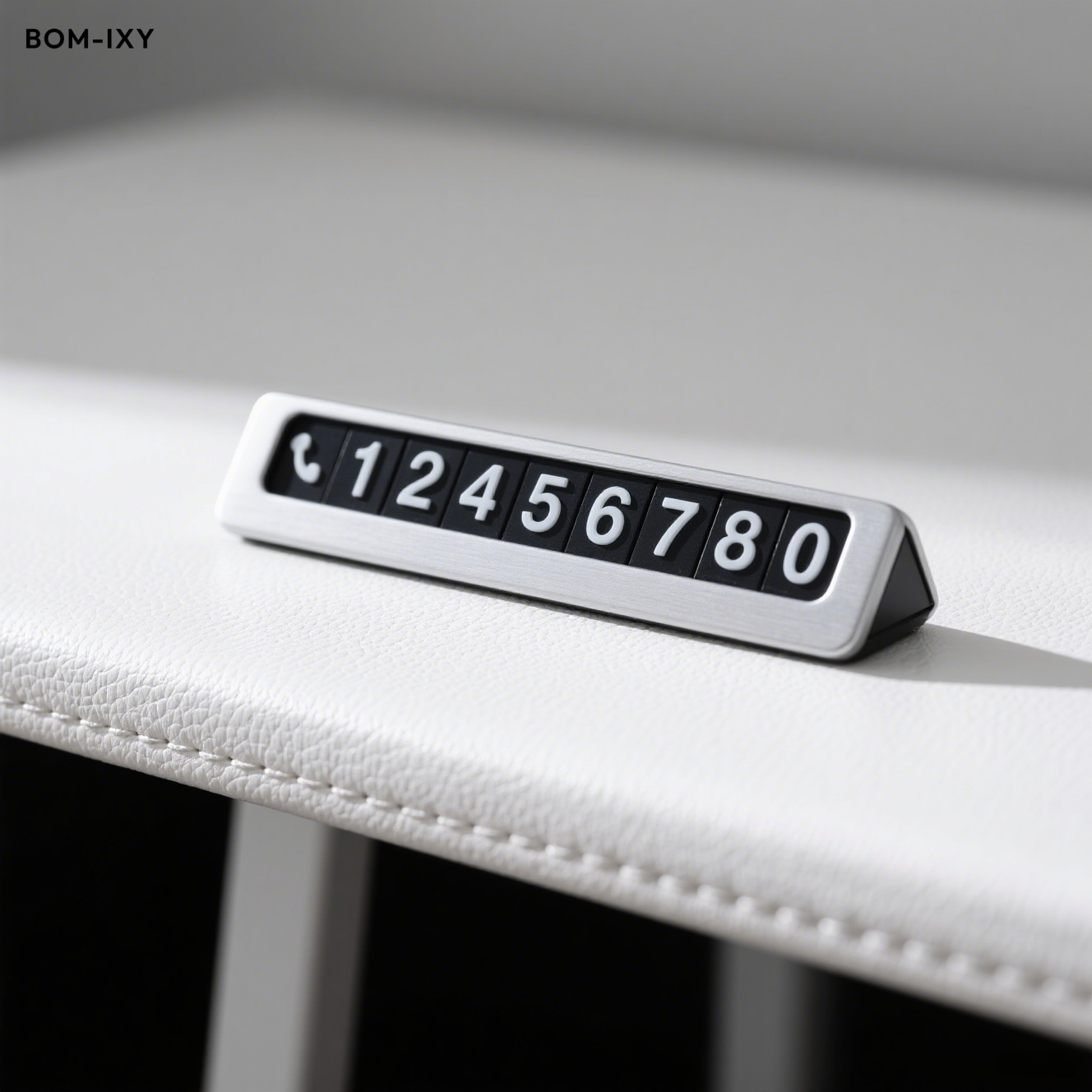 심플하고 세련된 디자인의 전화 표지판