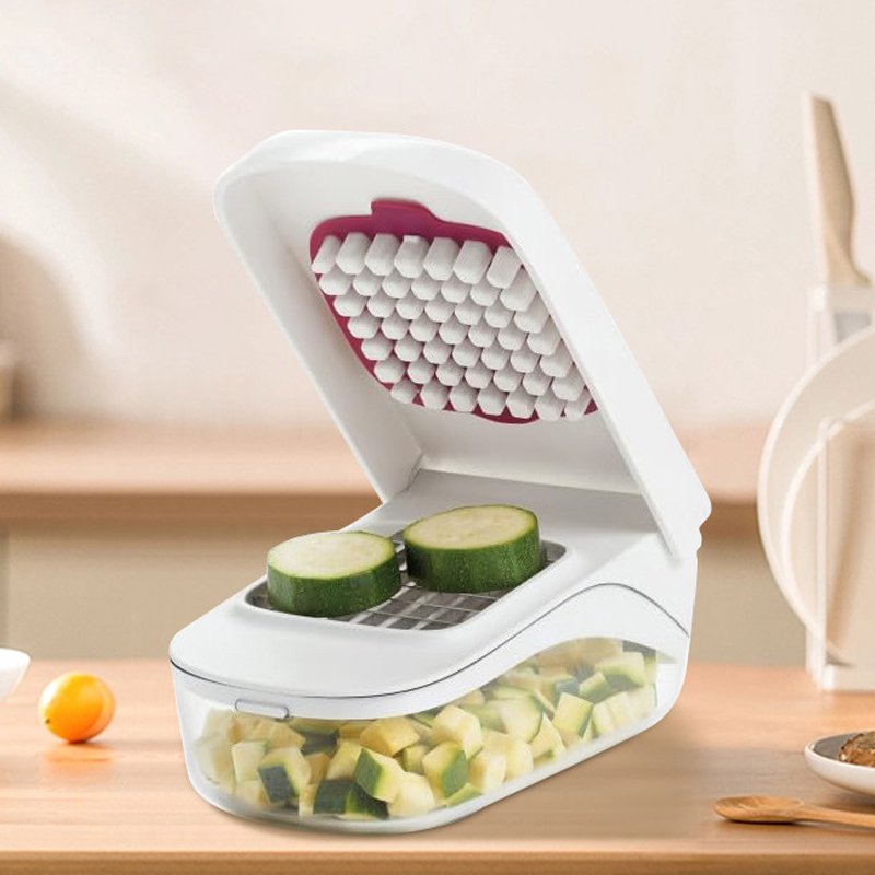 Kuchyňský nástroj na krájení kostek