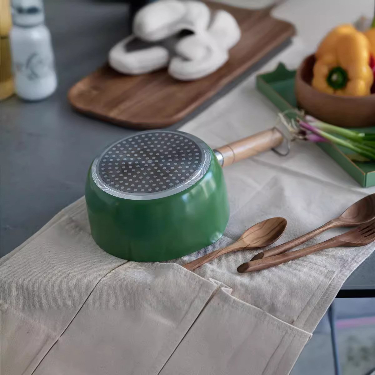 Nepřilnavá pánev z lékařského kamene