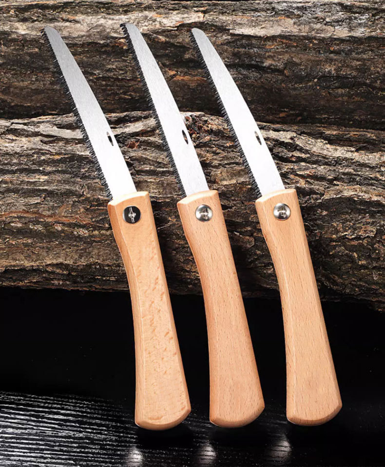 목공 작업에 사용되는 고효율 미니 톱