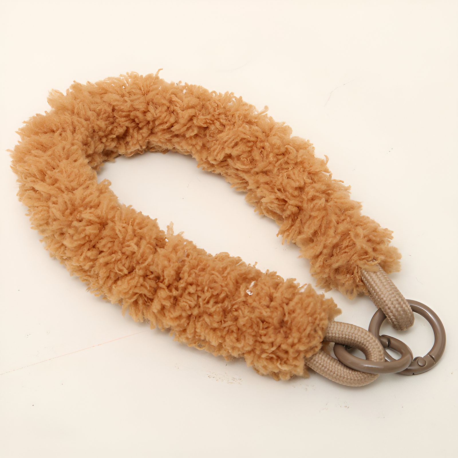 夜間の読書や照明に便利なランプ