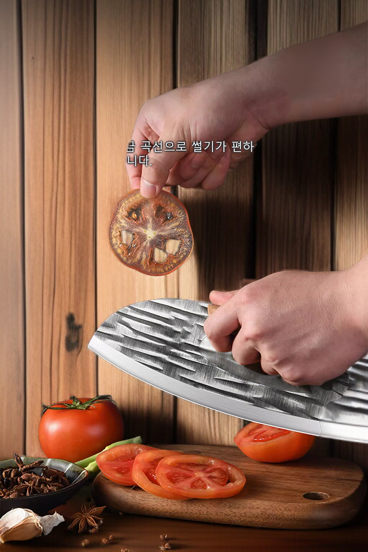 수제 단조 식칼의 디테일 사진