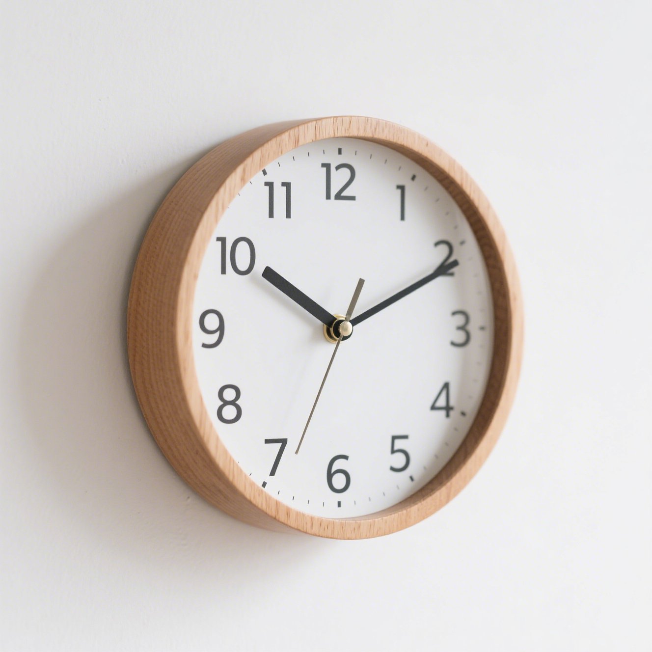 Dekorační nástěnné hodiny