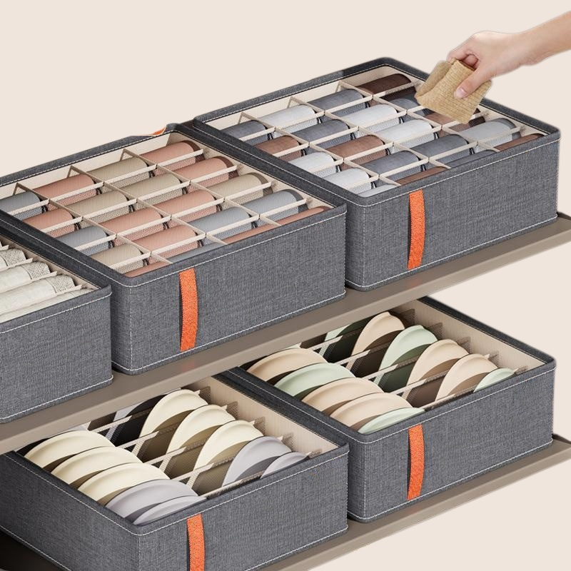 Handheld lingerie compartment storage box