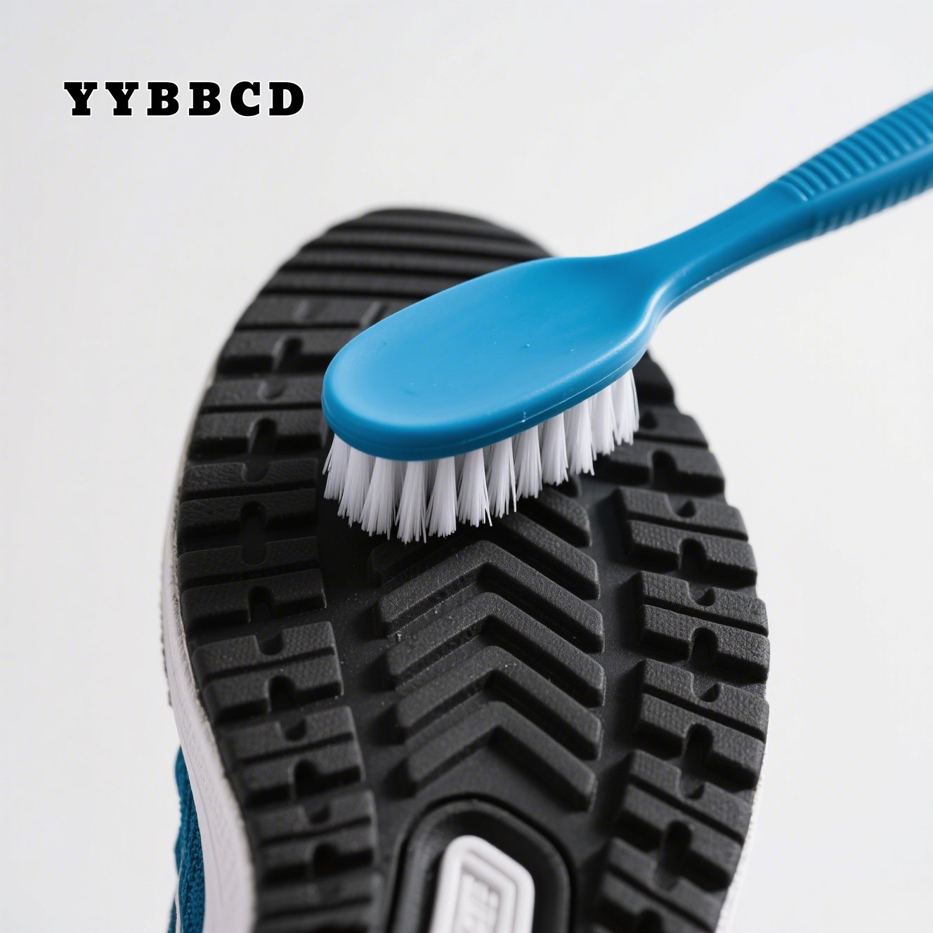 Čisticí víceúčelový kartáč