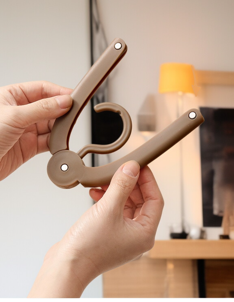 캠핑장에서 사용되는 휴대용 건조대