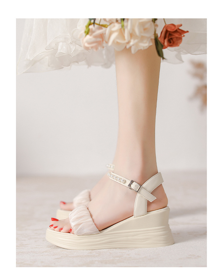 2025年夏の新作サンダルファッション厚底妖精風サンダル学生パールアウターサンダルローマサンダルレディースサンダル