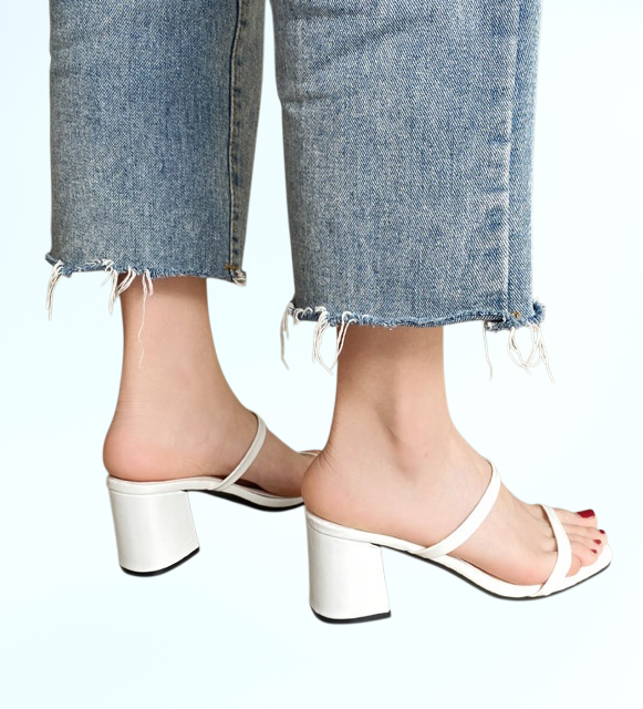 夏にぴったりの、スクエアトゥのオープントゥで万能な厚底サンダルが登場