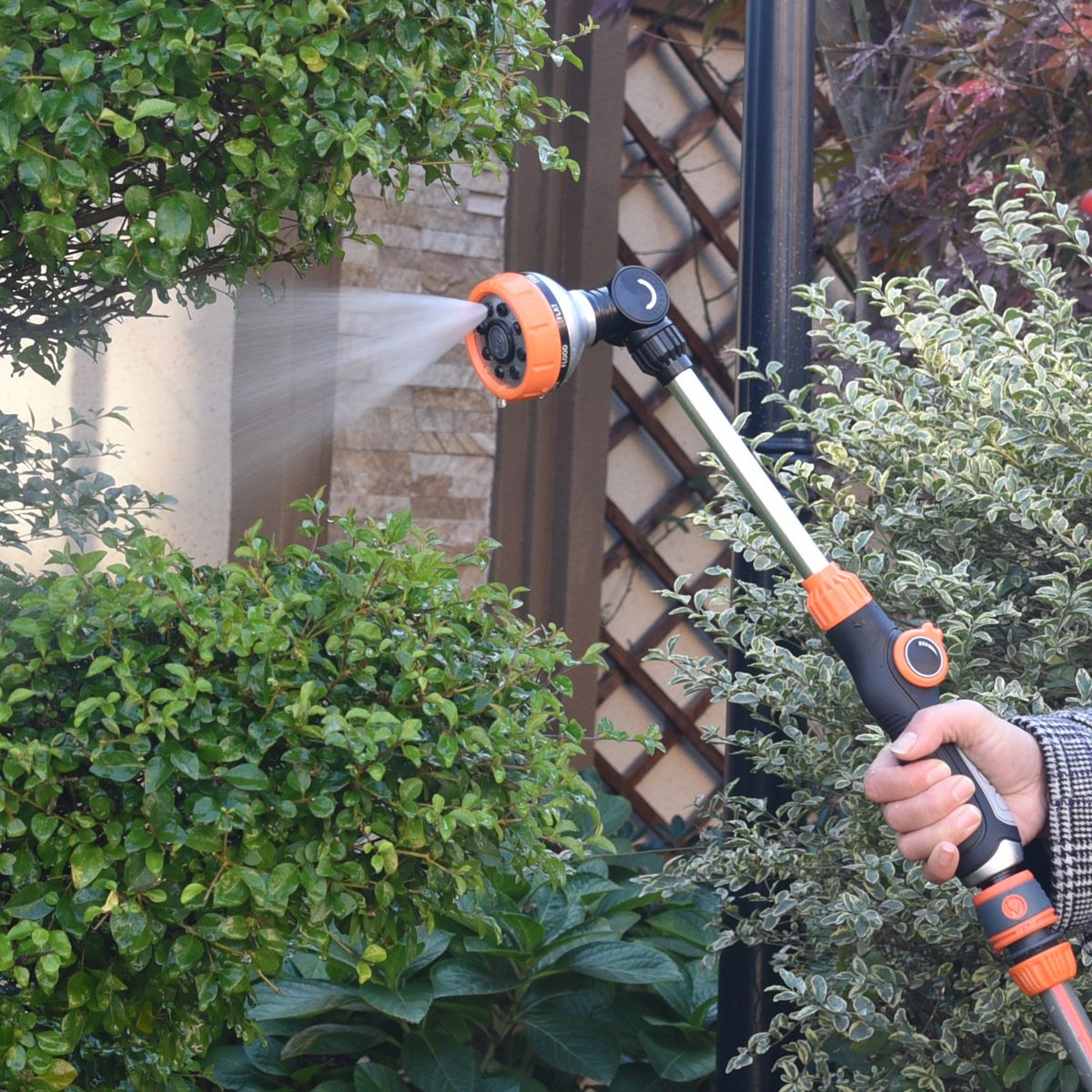 簡単に持ち運べる軽量ガーデンスプレーガン