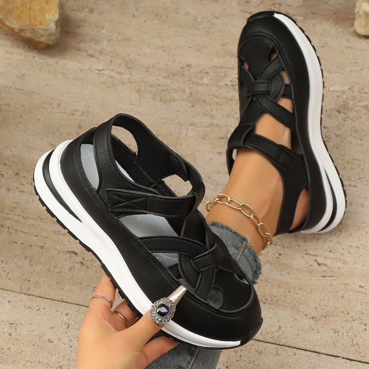 여름 스타일링에 어울리는 웨지 샌들