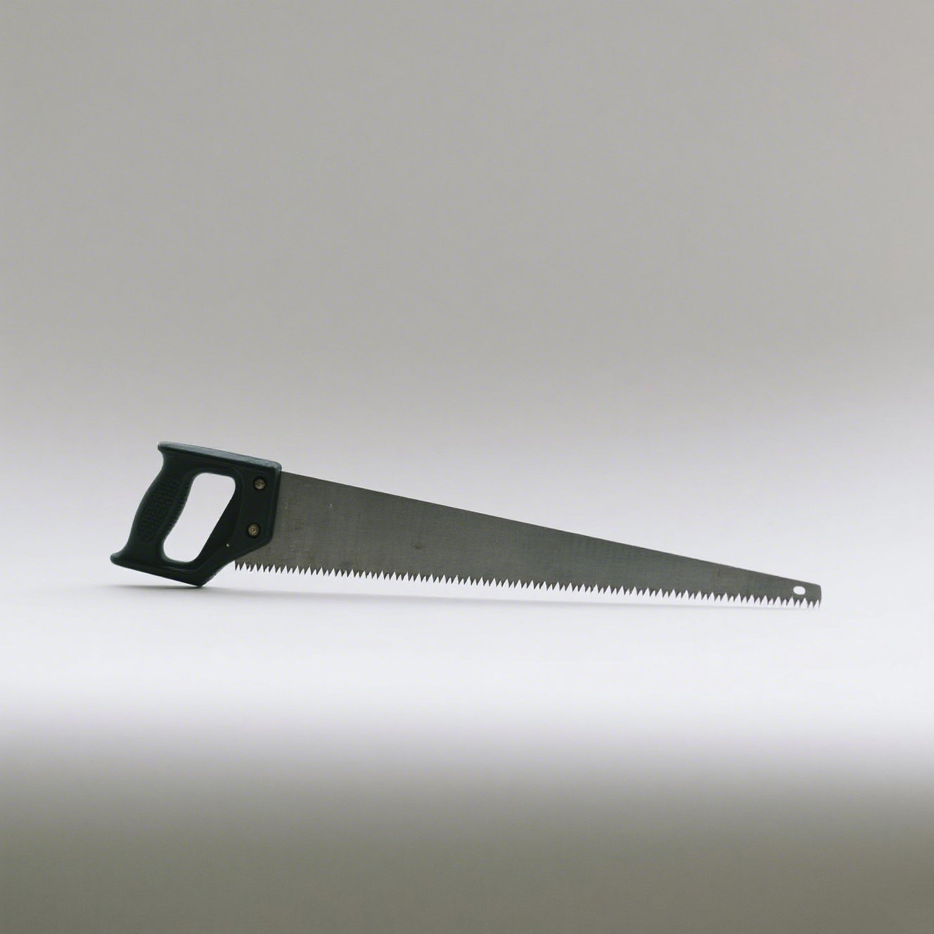 Ruční pila na dřevo