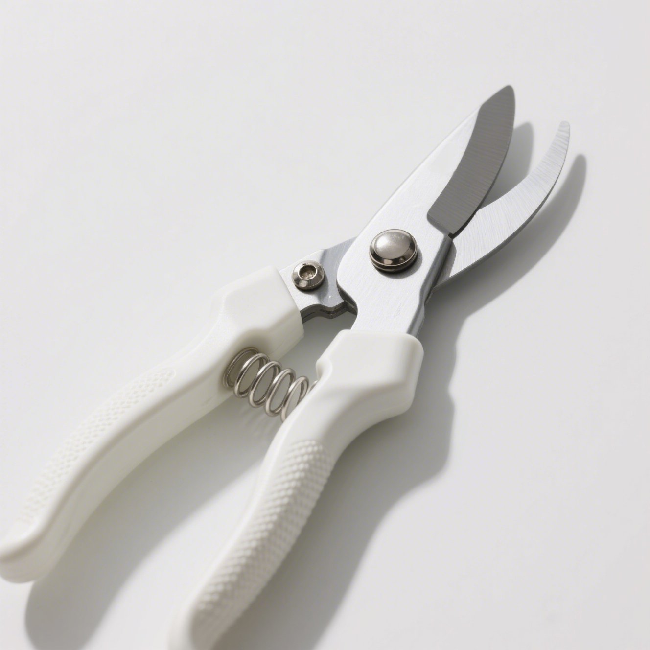 Profesionální zahradnické řezáky na oříznutí větví