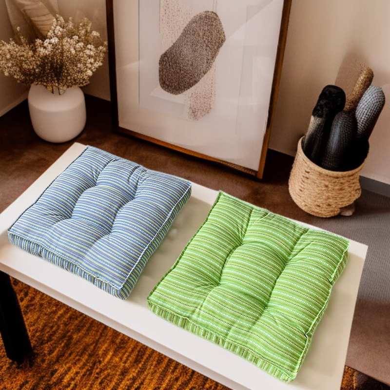 厚手のストライプ柄クッション