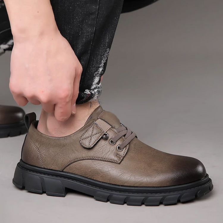 Vintage  polished big-toe work shoes for men