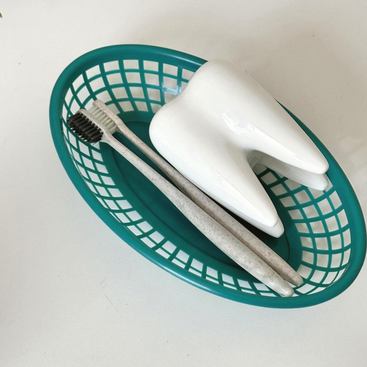 Personalized decorative storage rack