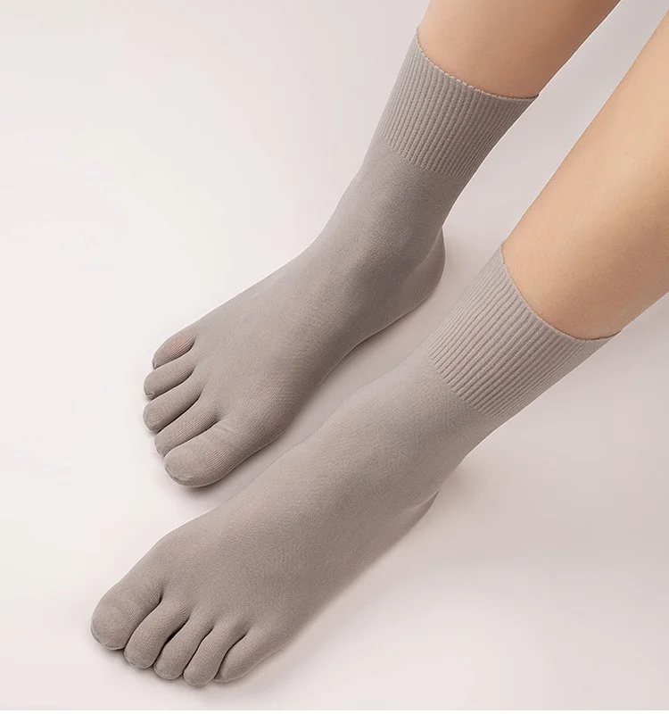 足疲れを軽減するサポート機能付きソックス