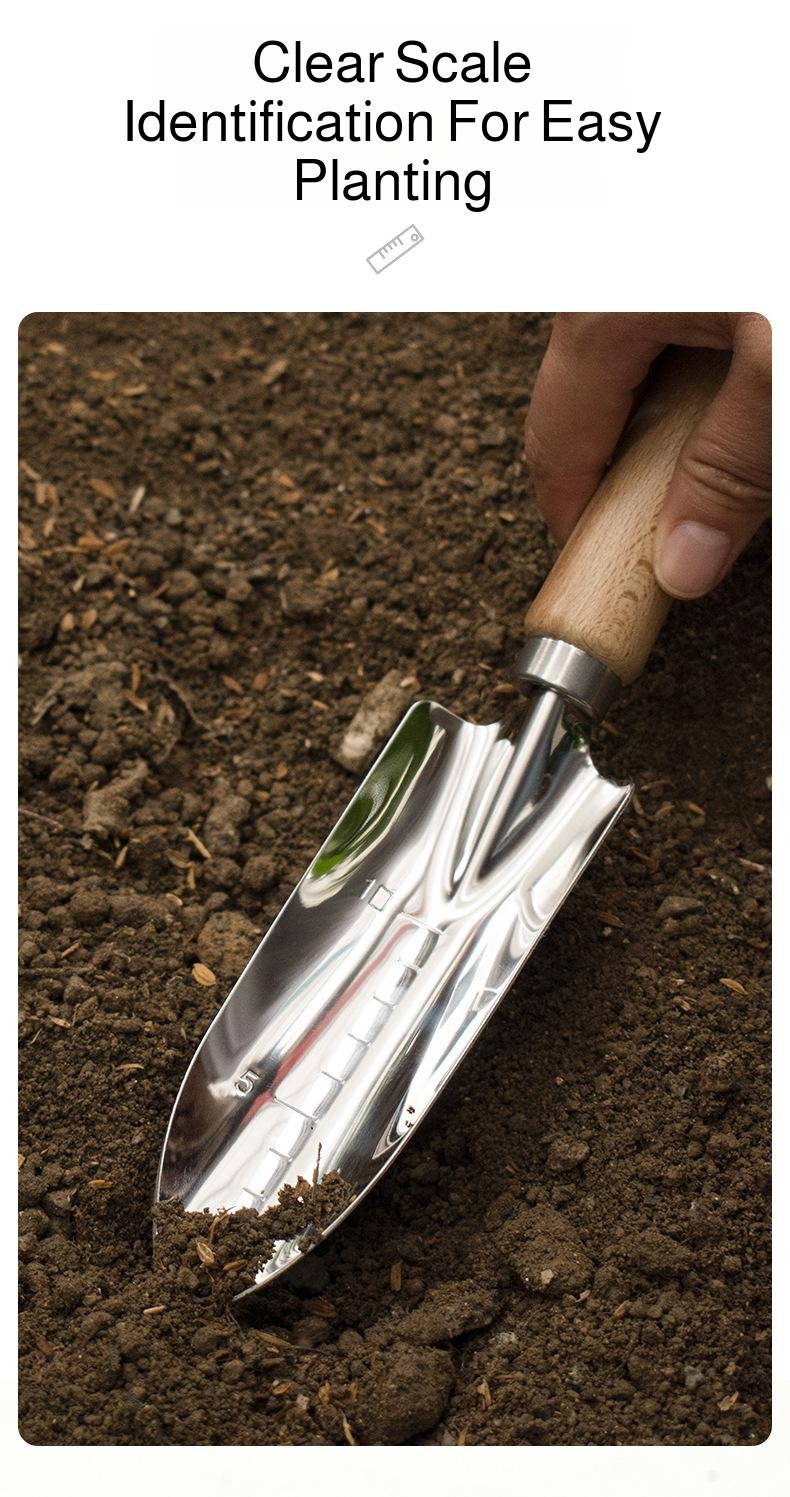 Compact gardening set for home use