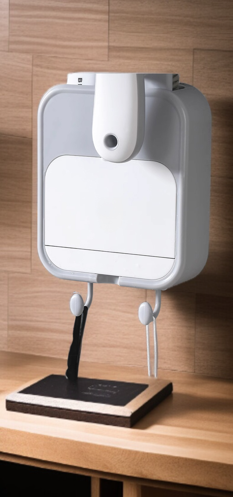 Ukázka použití držáku na mýdlo v domácí koupelně