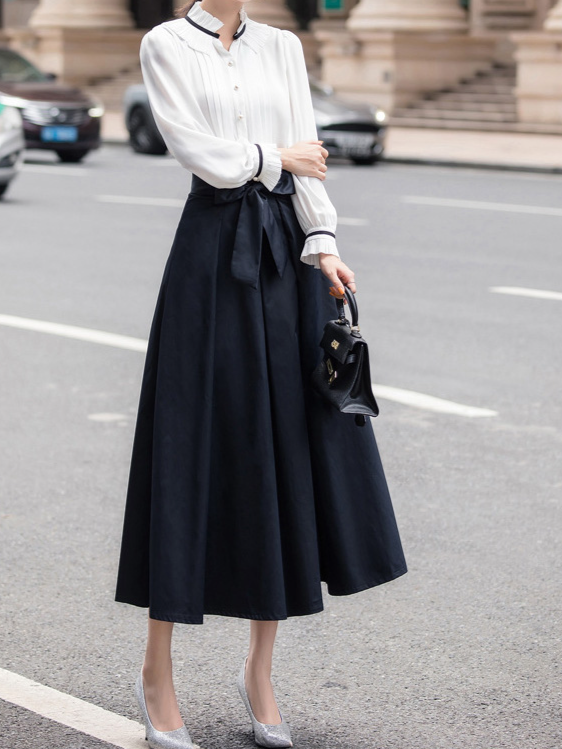 通勤・デートに最適なリボン付きスカート