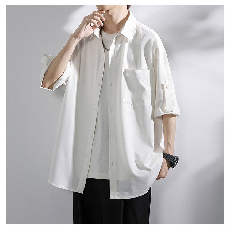 ストリート風タイドシャツの着用シーン