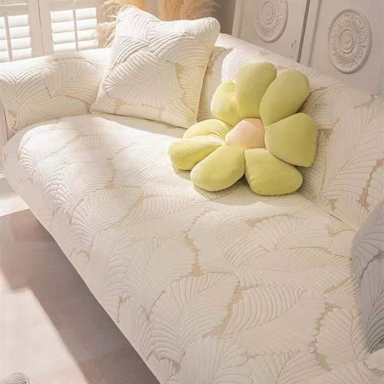 Simple sofa cushion for all seasons