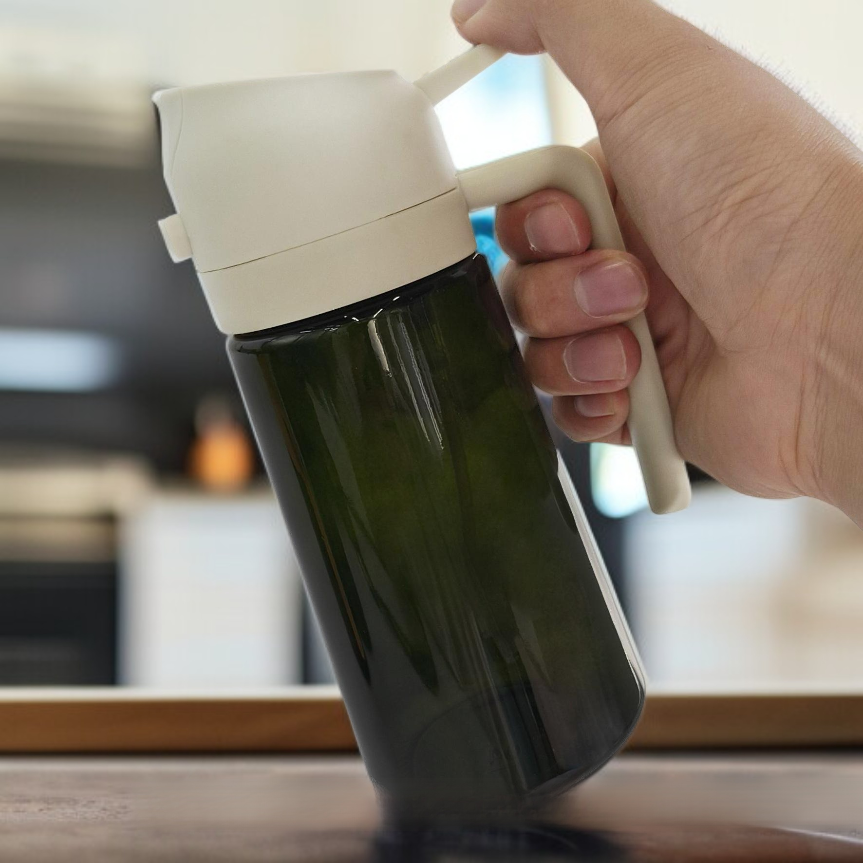 빛 차단 유리 겸용 오일 포트