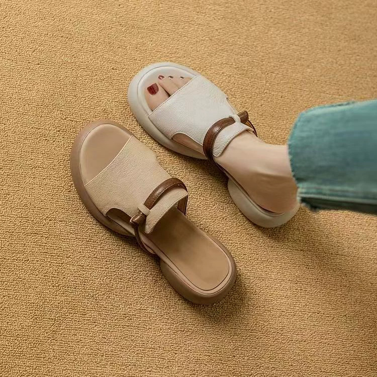 快適な履き心地の女性用レザーサンダル側面