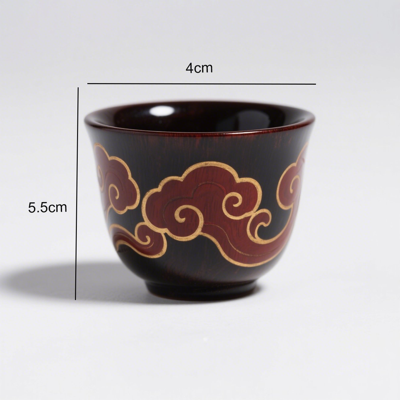 Tradiční řemeslné umění na šálcích