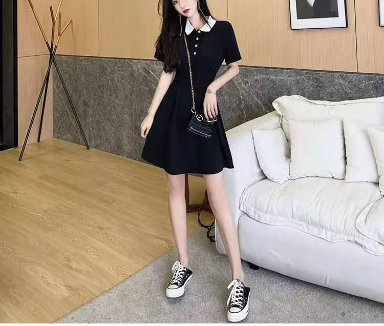 여리깡ブラックワンピース全身コーディネート