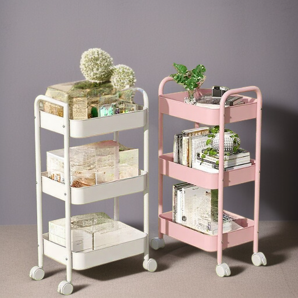 다양한 주방 용품을 수납한 이동식 선반