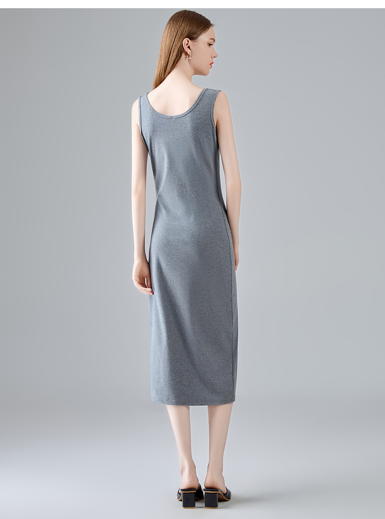 スタイリッシュなインナーボトムドレスコーディネート例