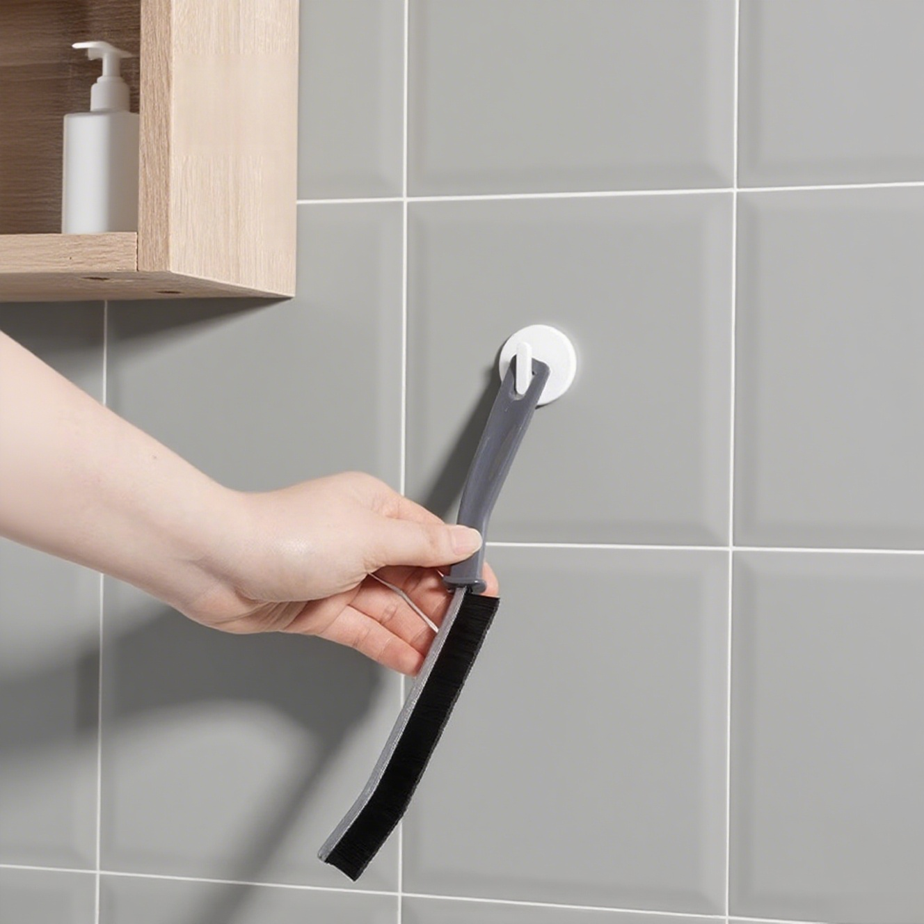 Úzký čisticí kartáč do spár 