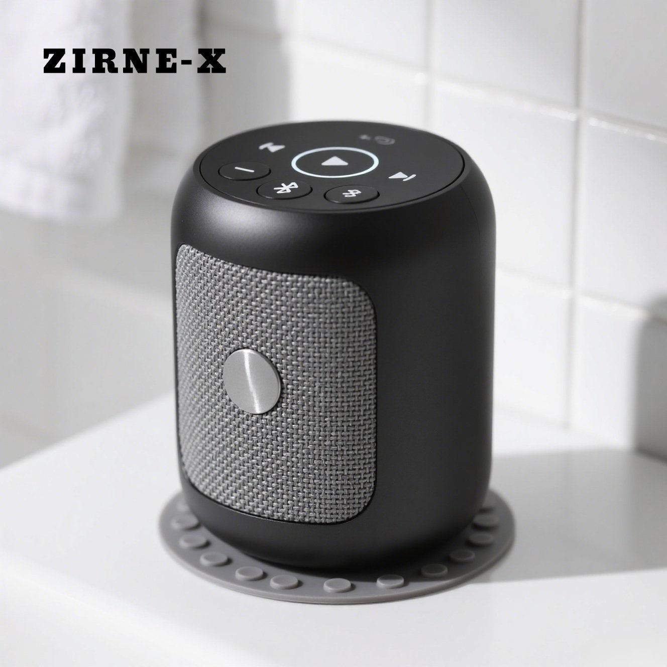 Kabelloser Lautsprecher auf einem Holztisch