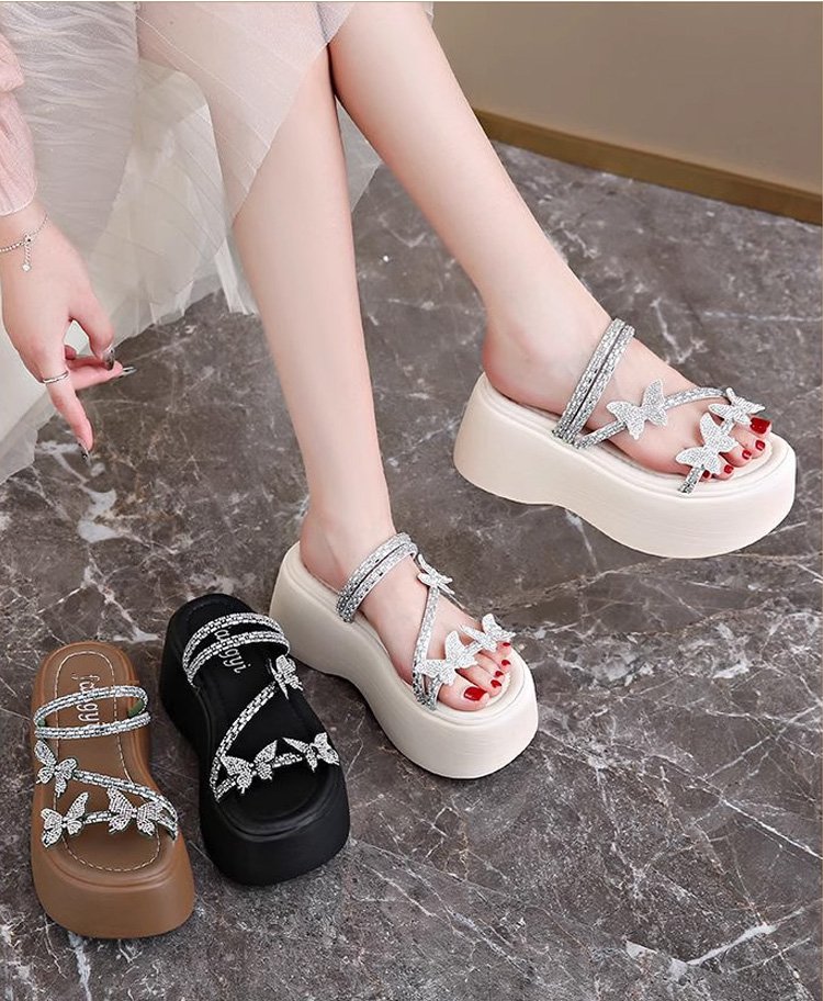 快適な履き心地の厚底レディースサンダル