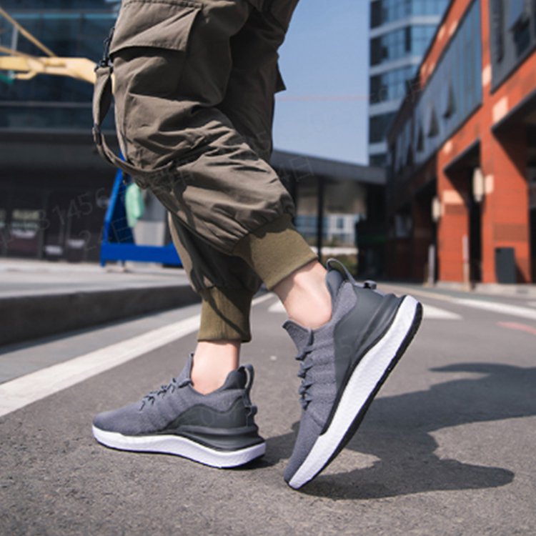 أحذية رياضية خفيفة الوزن