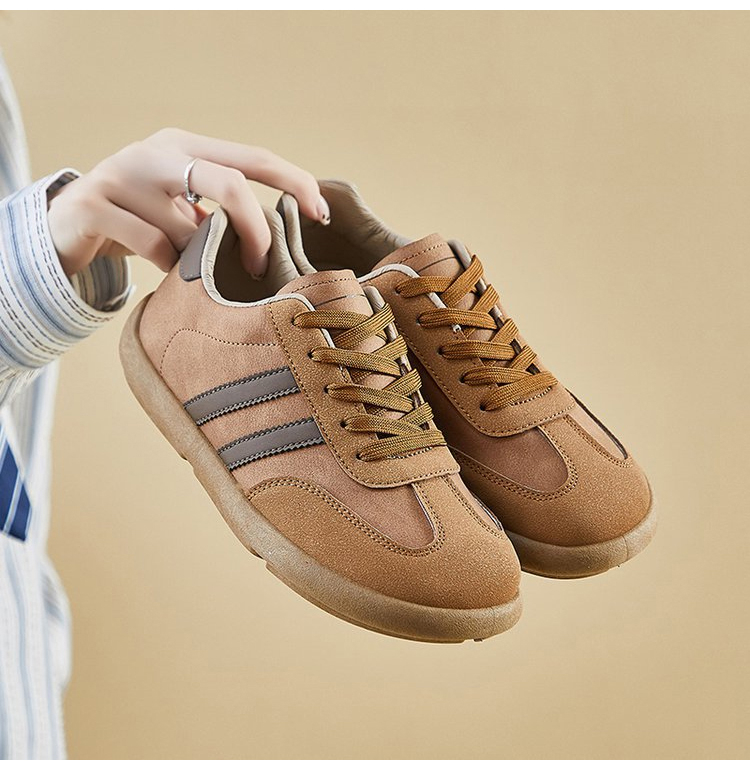 편안한 착화감의 캐주얼 스니커즈