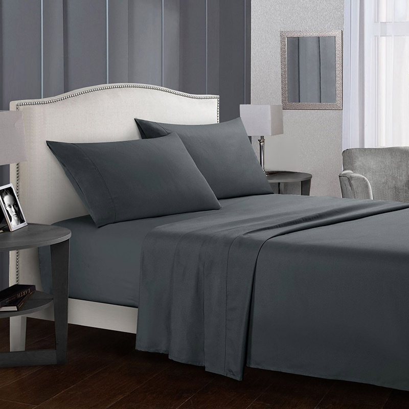 Bedding and fitted sheet set