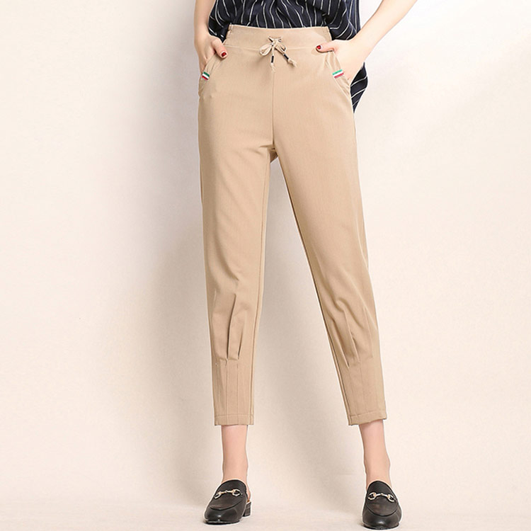 【テーパードパンツ】センタープレス入りでスッキリとした美ライン。