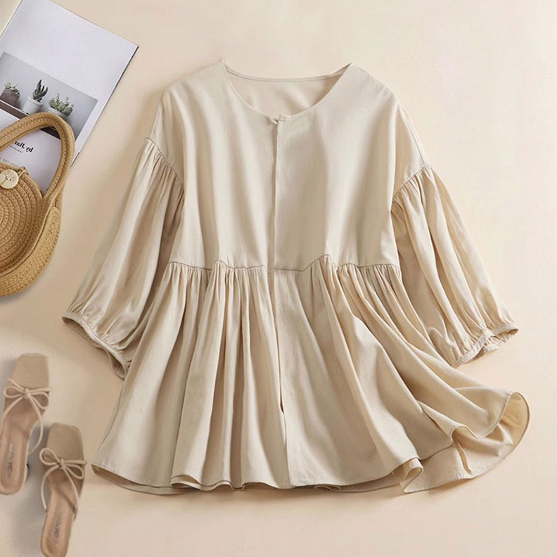 日常着に最適なルーズシャツ