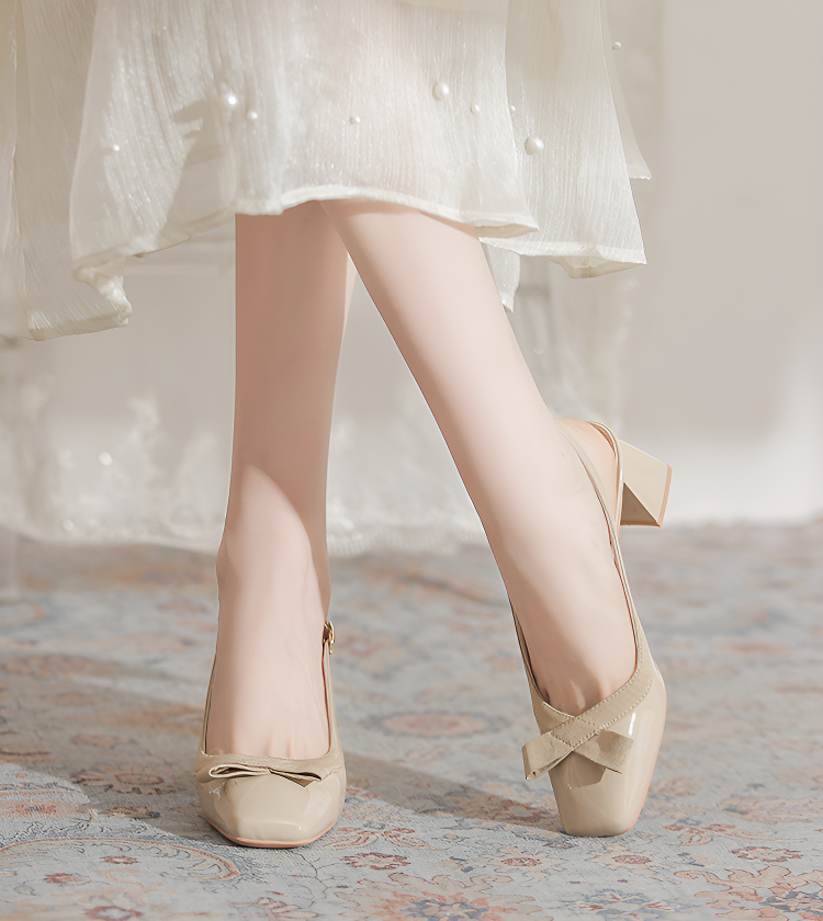 パンプスのアウトソールとディテール写真