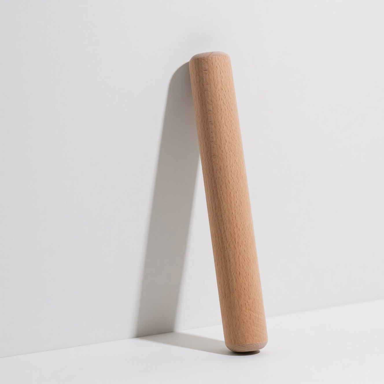 手磨きの未塗装木製麺棒