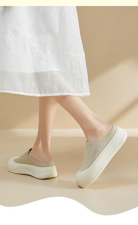 편안한 통풍 스니커즈 샌들 클로즈업