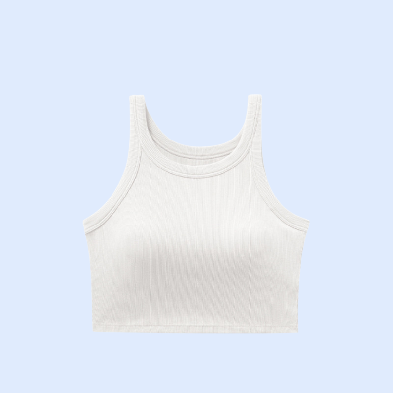 胸パッド付きの小さなキャミソール