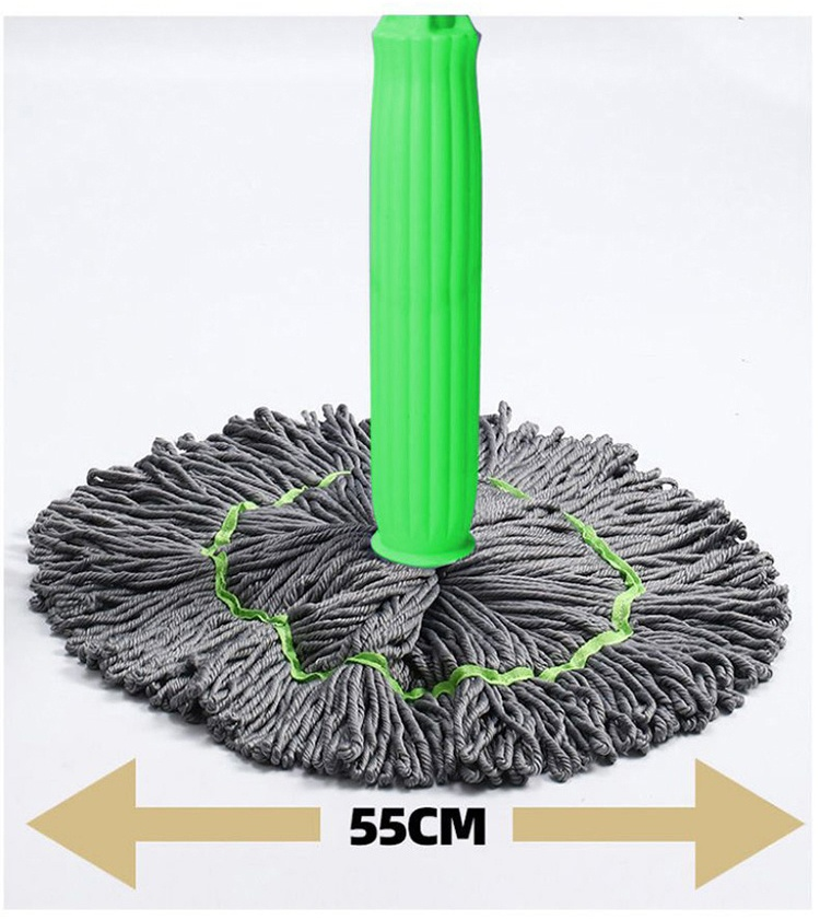 회전식 대걸레 사용 장면