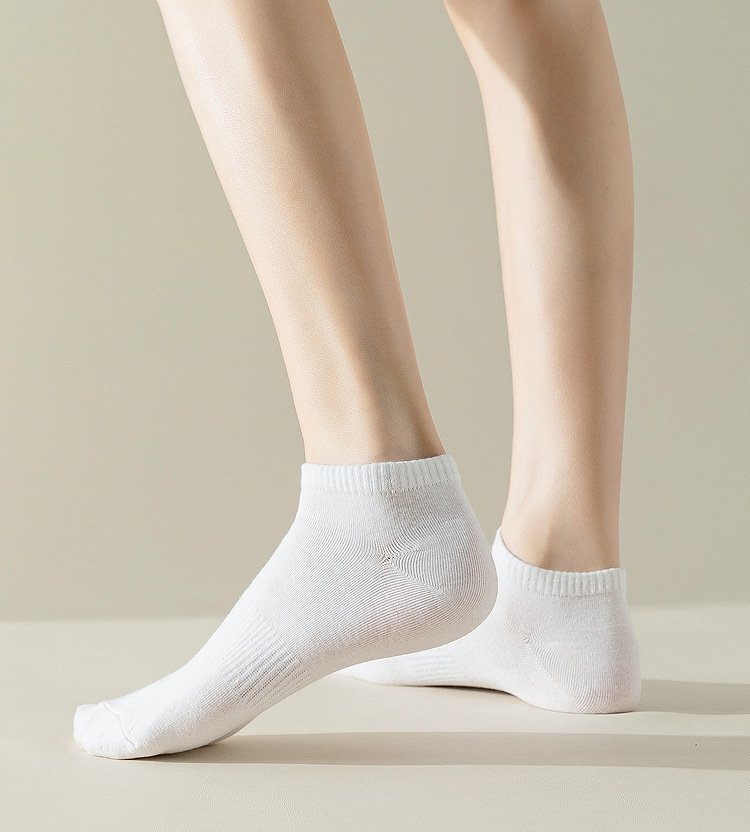 운동에 적합한 땀 흡수 스포츠 양말